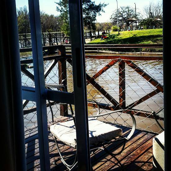 Complejo turístico Safari sobre el Río Paraná, San Pedro, Buenos Aires.